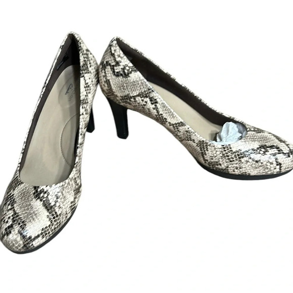 Clark’s Adriel Viola,Women shoes,NEW,Taupe snake,animal print,3.5 “ heel ,solid - Picture 3 of 13